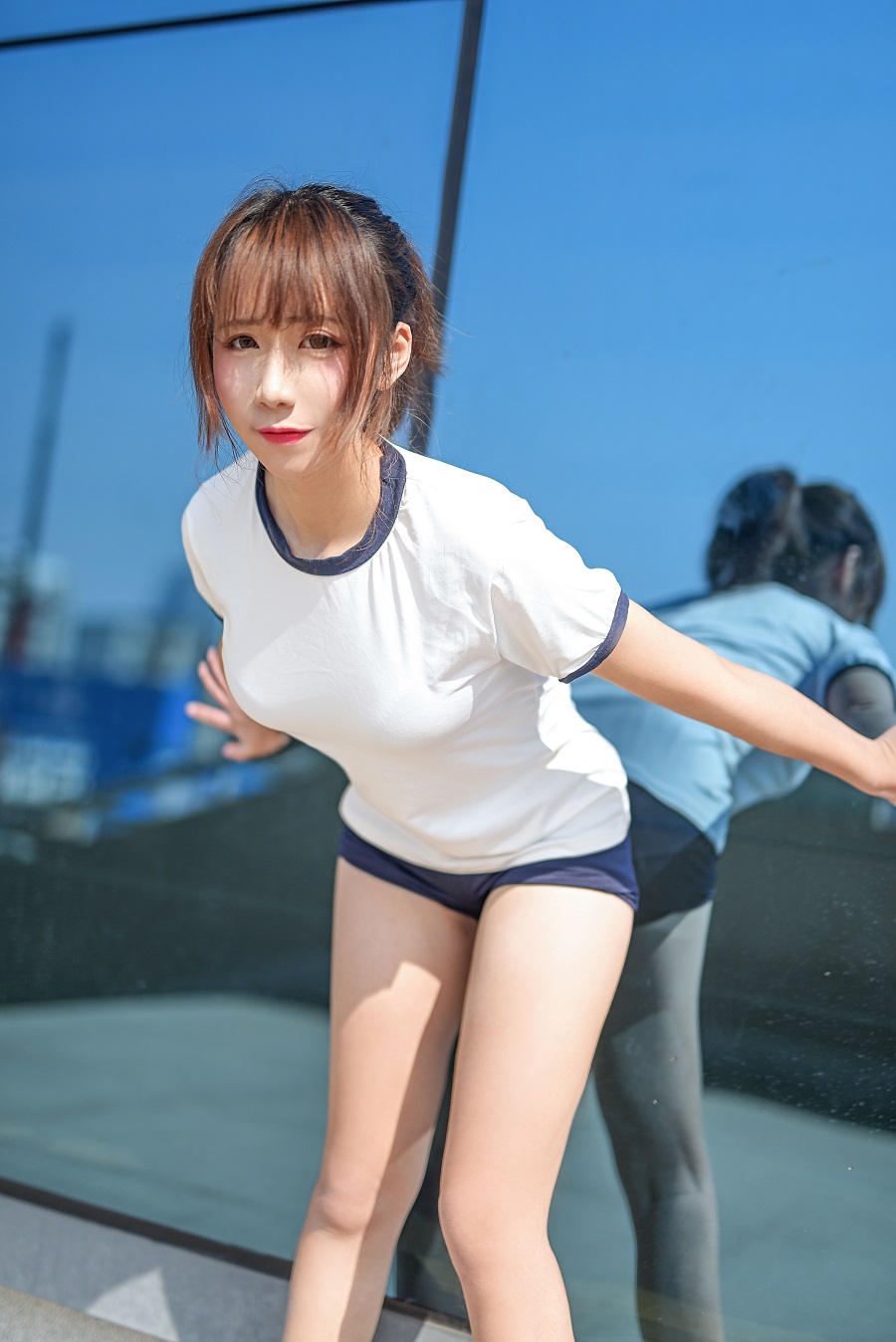 九曲Jean-体操服[40P] 小姐姐 预览1图