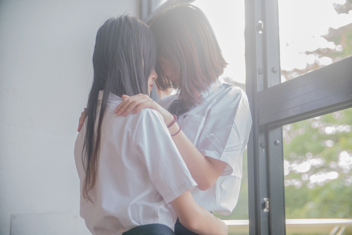 桜桃喵&疯猫ss-JK百合1[43P] 小姐姐 预览2图