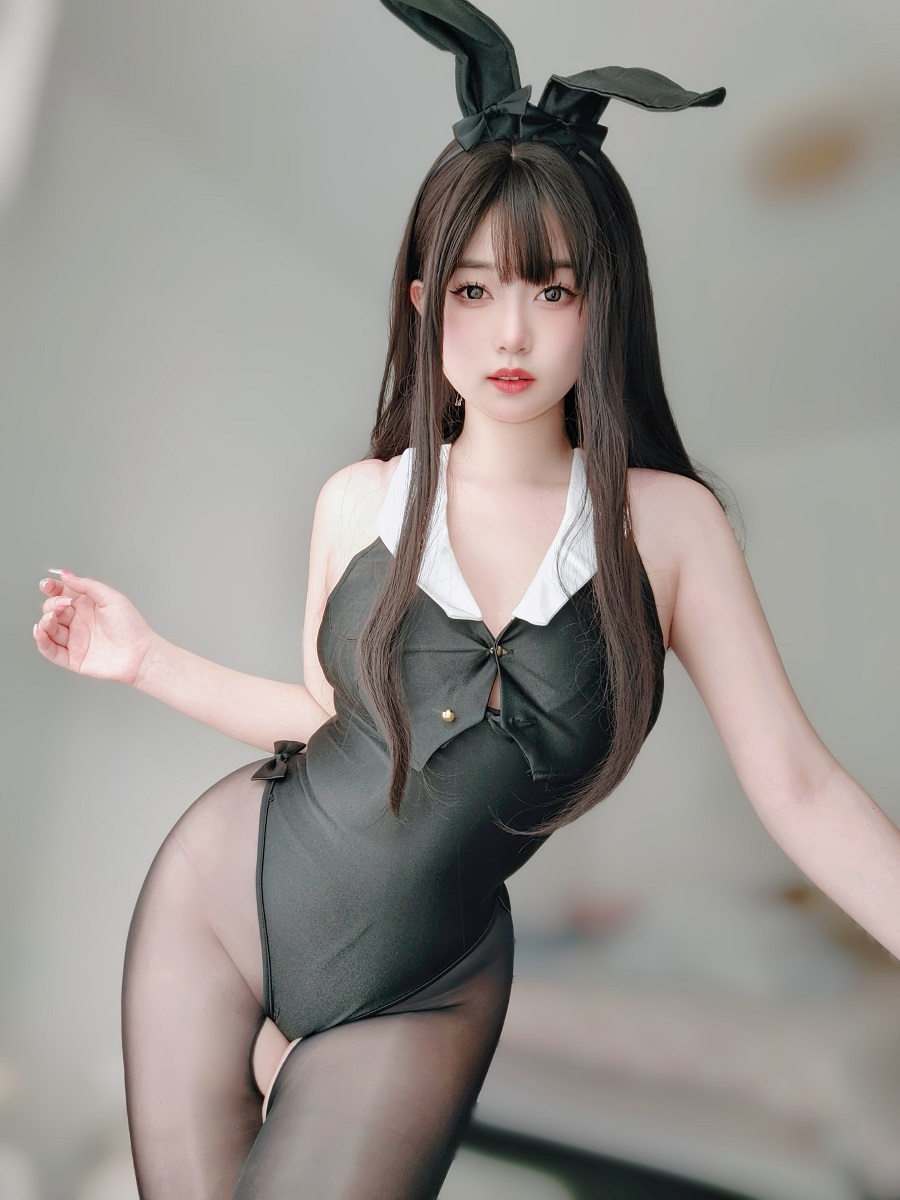 女主K-黑丝兔女郎[102P] 小姐姐 预览1图